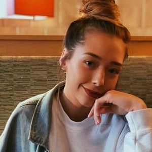 Meet your Posher, Mikhaila